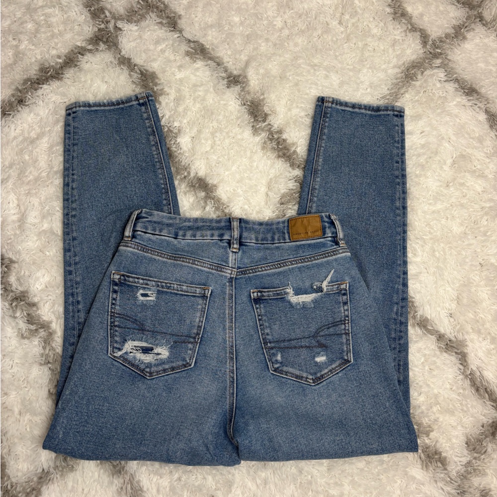 American Eagle blue high-waisted stretch curvy mom jeans - Picture 6 of 6